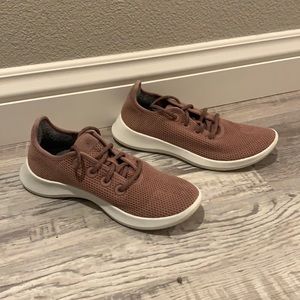 Tree runners light Red color